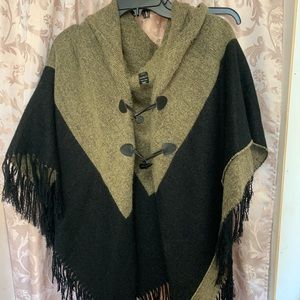 Brown/black poncho